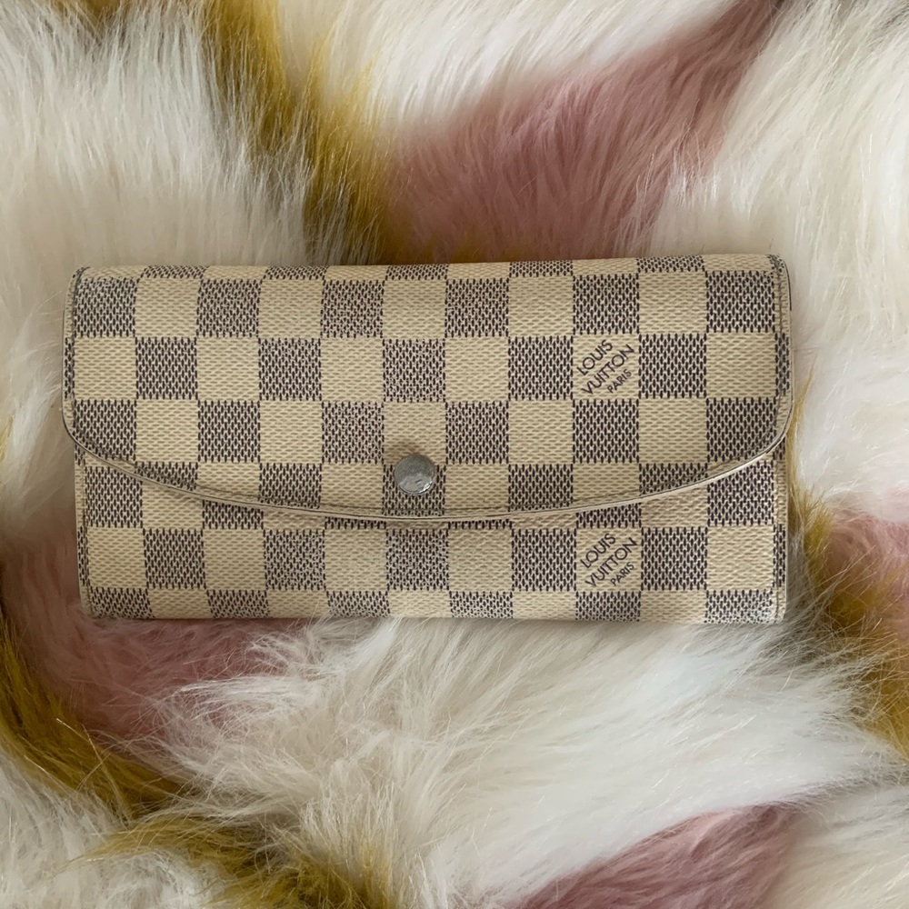 Emilie Wallet ‼️SOLD‼️